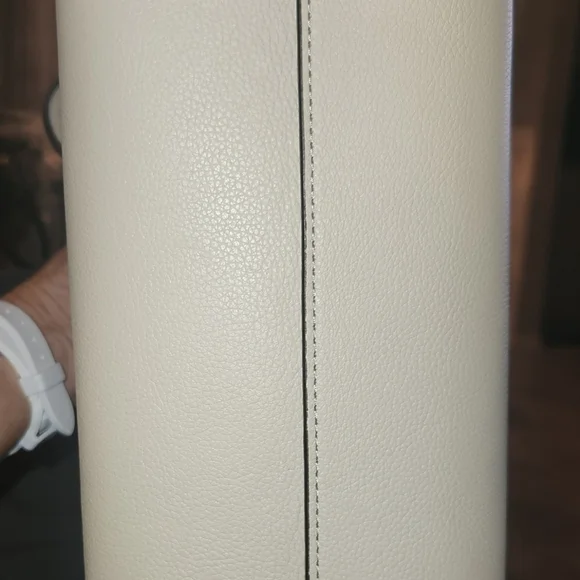 Henri Bendel Worth Avenue medium tote - Picture 6 of 10